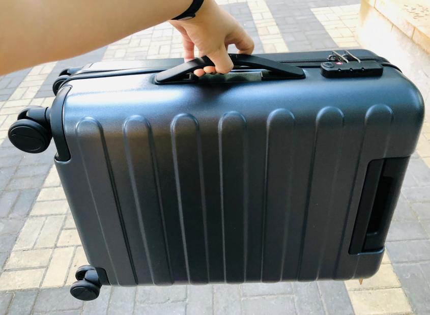 小米20寸行李箱能装多少东西,小米90分行李箱钛金灰20寸