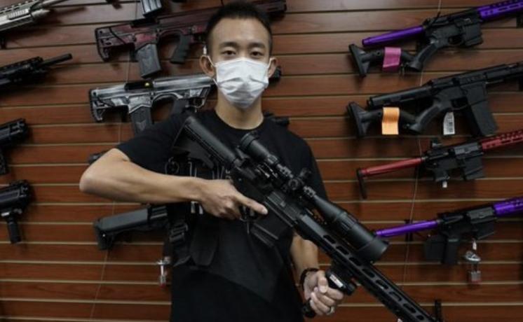 亚裔力量觉醒,美国亚裔疯狂买枪