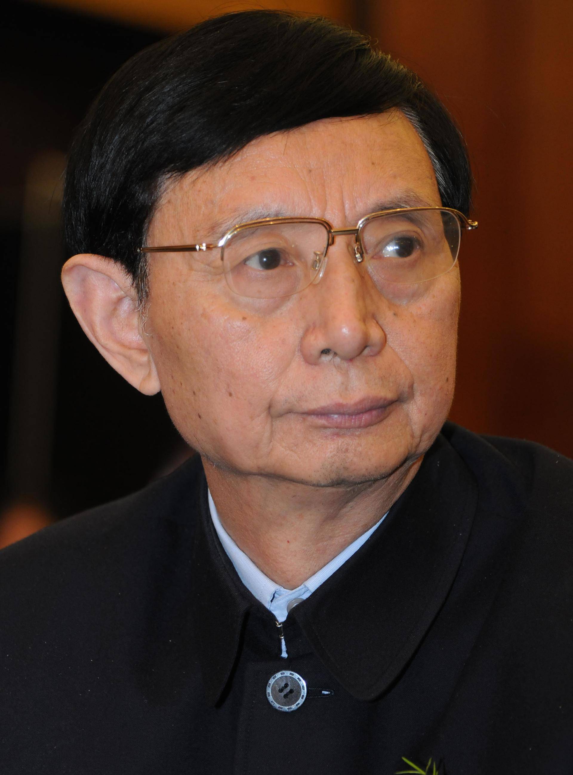 他曾劳改18年，54岁再创业成重庆首富，今负债200亿儿子狂买豪车