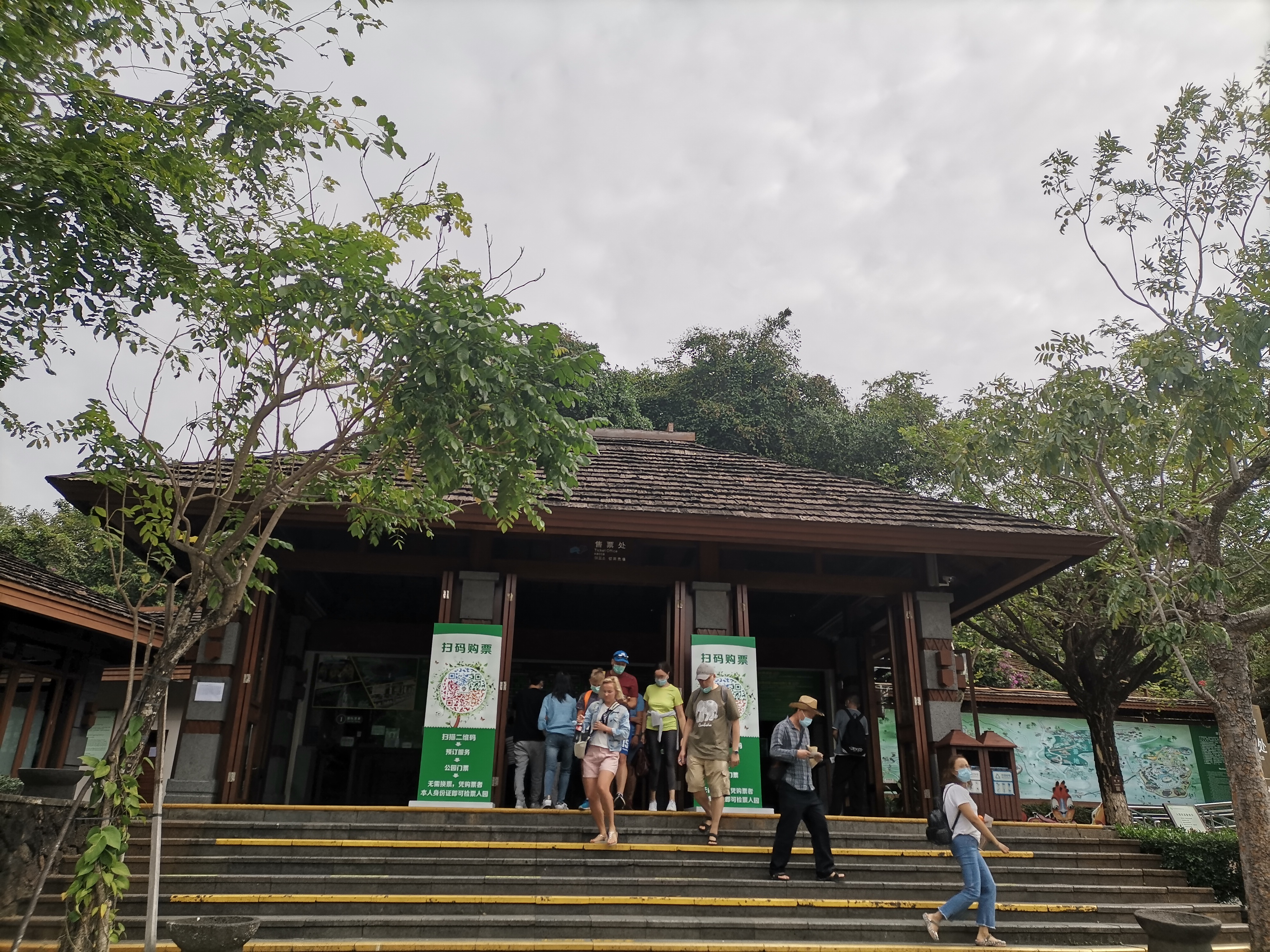 去了海南三亚,去完三亚热带森林公园可以逛哪里