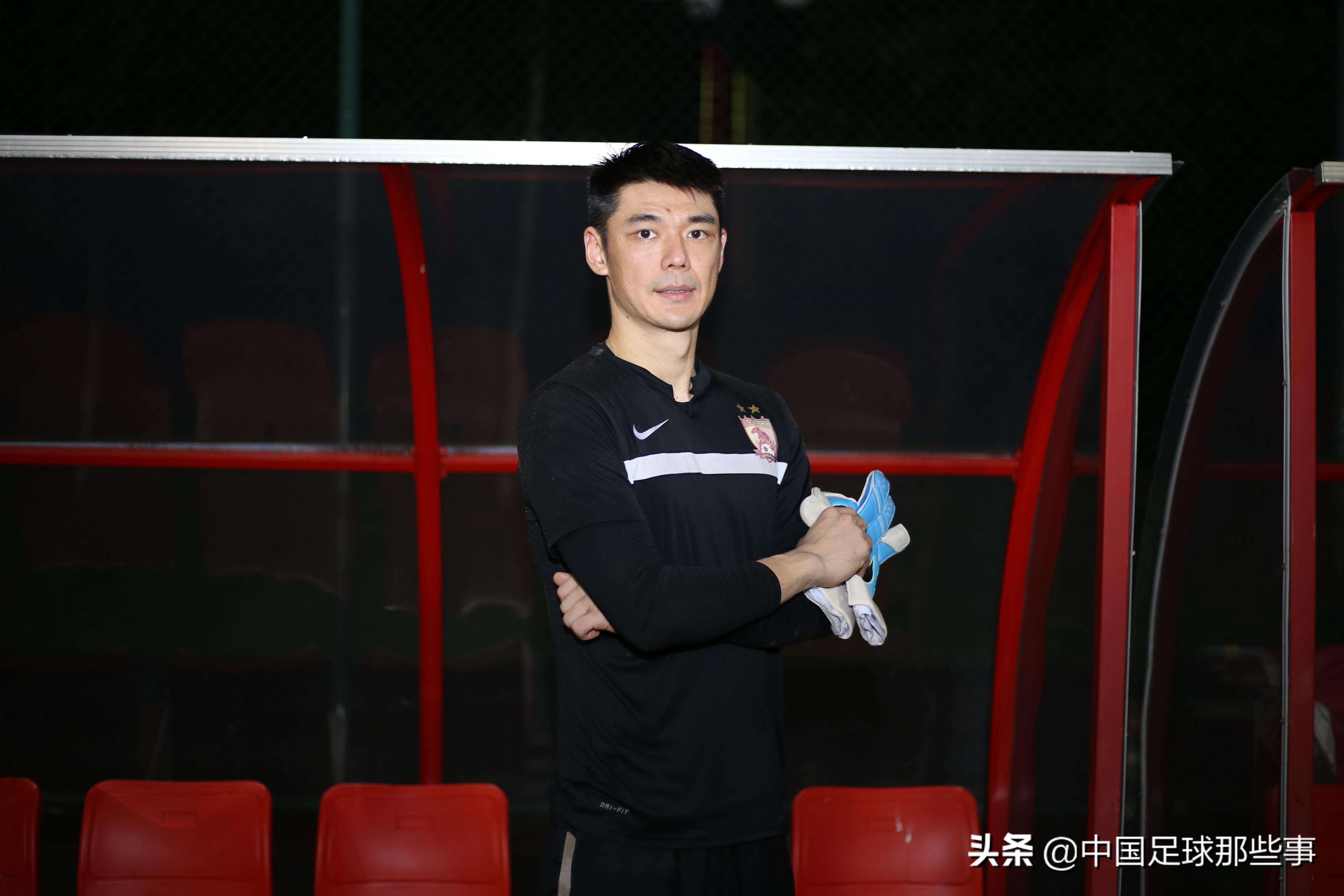 曾诚1-0法国巅峰表现,中国足坛最帅的球员