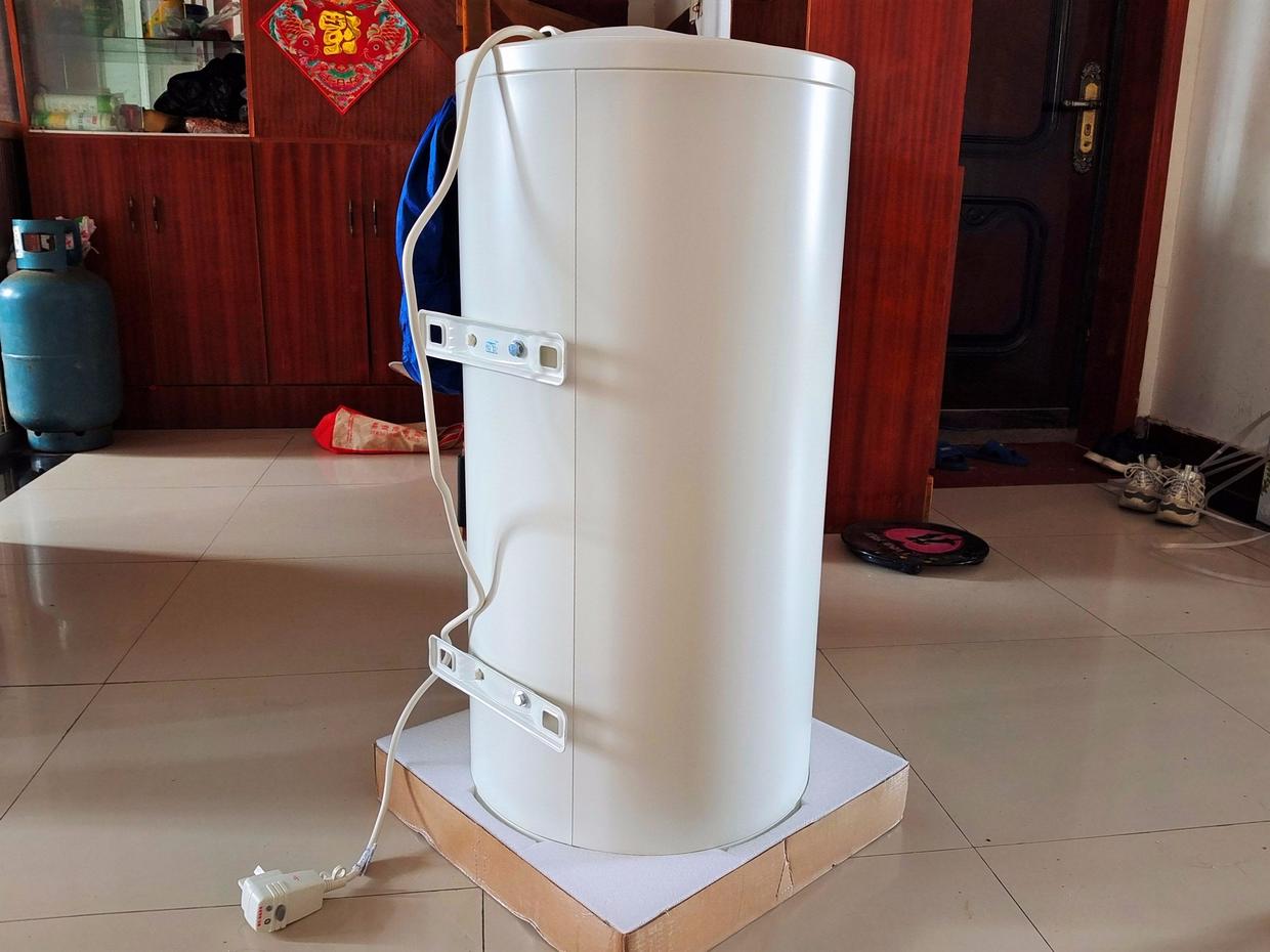 老房电热水器,老款热得快热水器