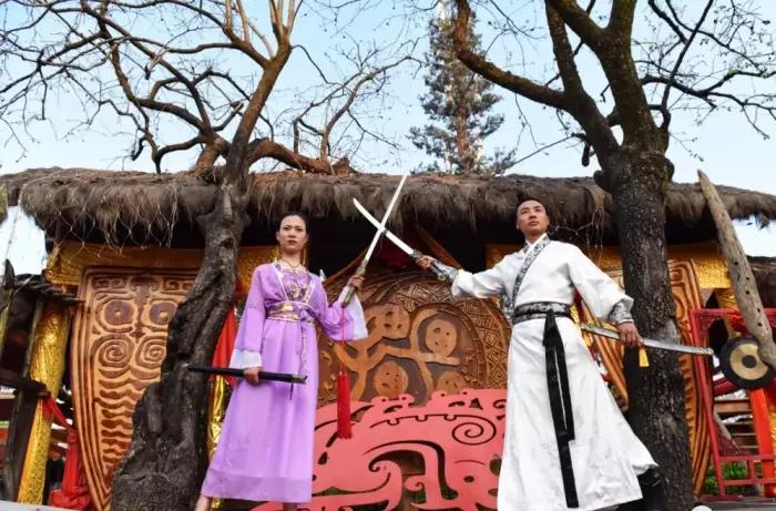 周城传奇：刀剑合璧侠客行