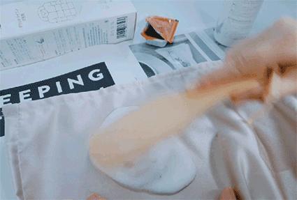 羽绒服脏了千万别丢,羽绒服脏了不洗怎么擦干净