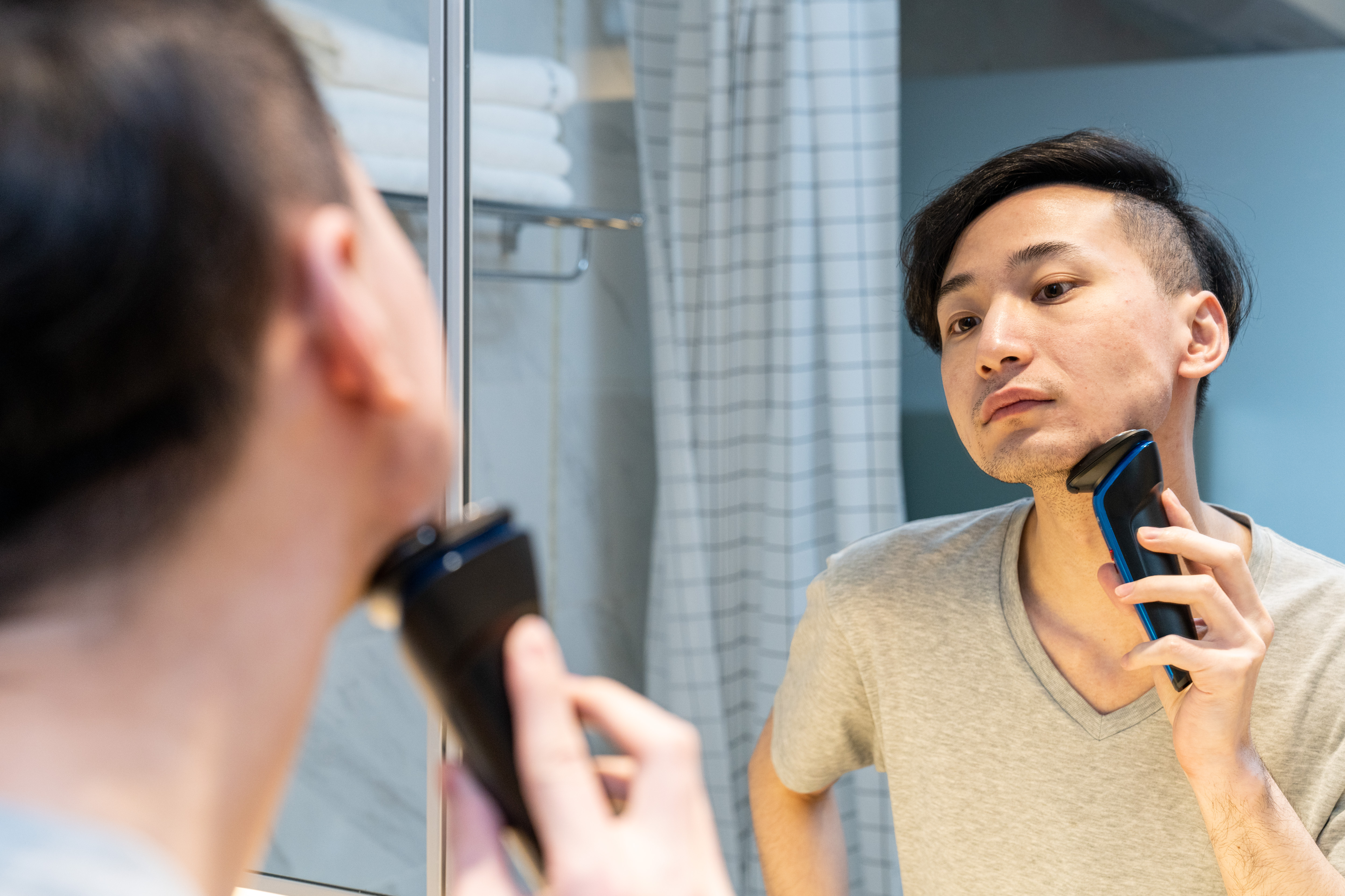 飞利浦s2302剃须刀好用吗,飞利浦电动剃须刀s2303怎么样