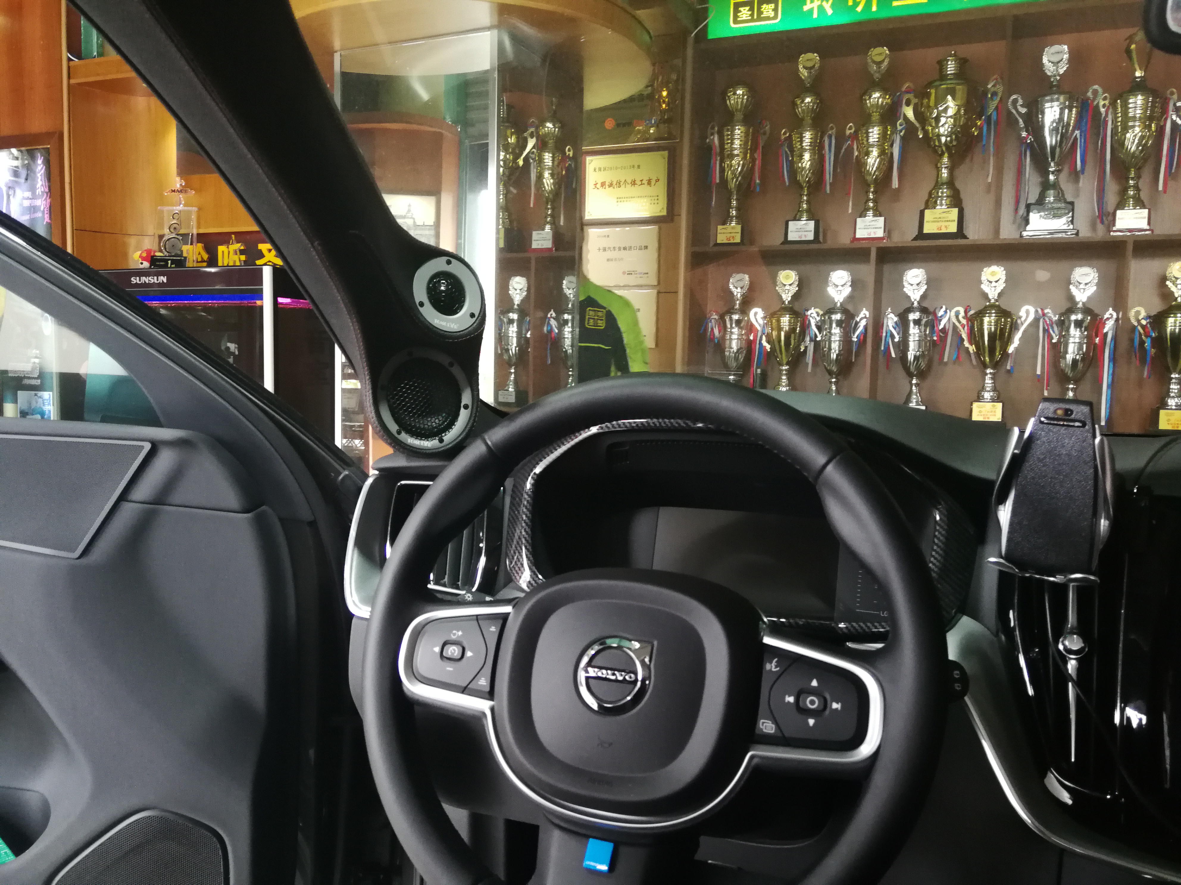 沃尔沃xc60汽车鸣笛喇叭改装,高品质车载音响改装