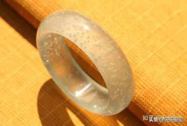 岫玉的这些知识你知道吗,岫玉能老在手里盘玩吗
