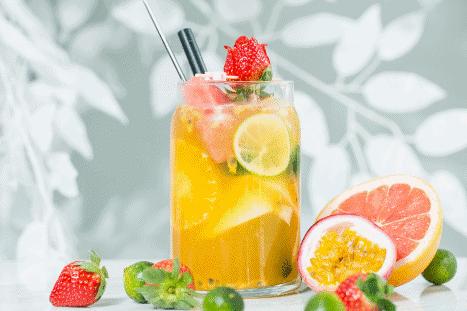 双色的双层小店，晚上有满天星星，呆足一天也不够