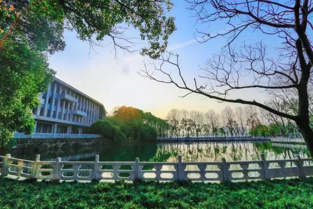 中南民族大学预科班是提前批报吗,中南民族大学全日制专业招生简章