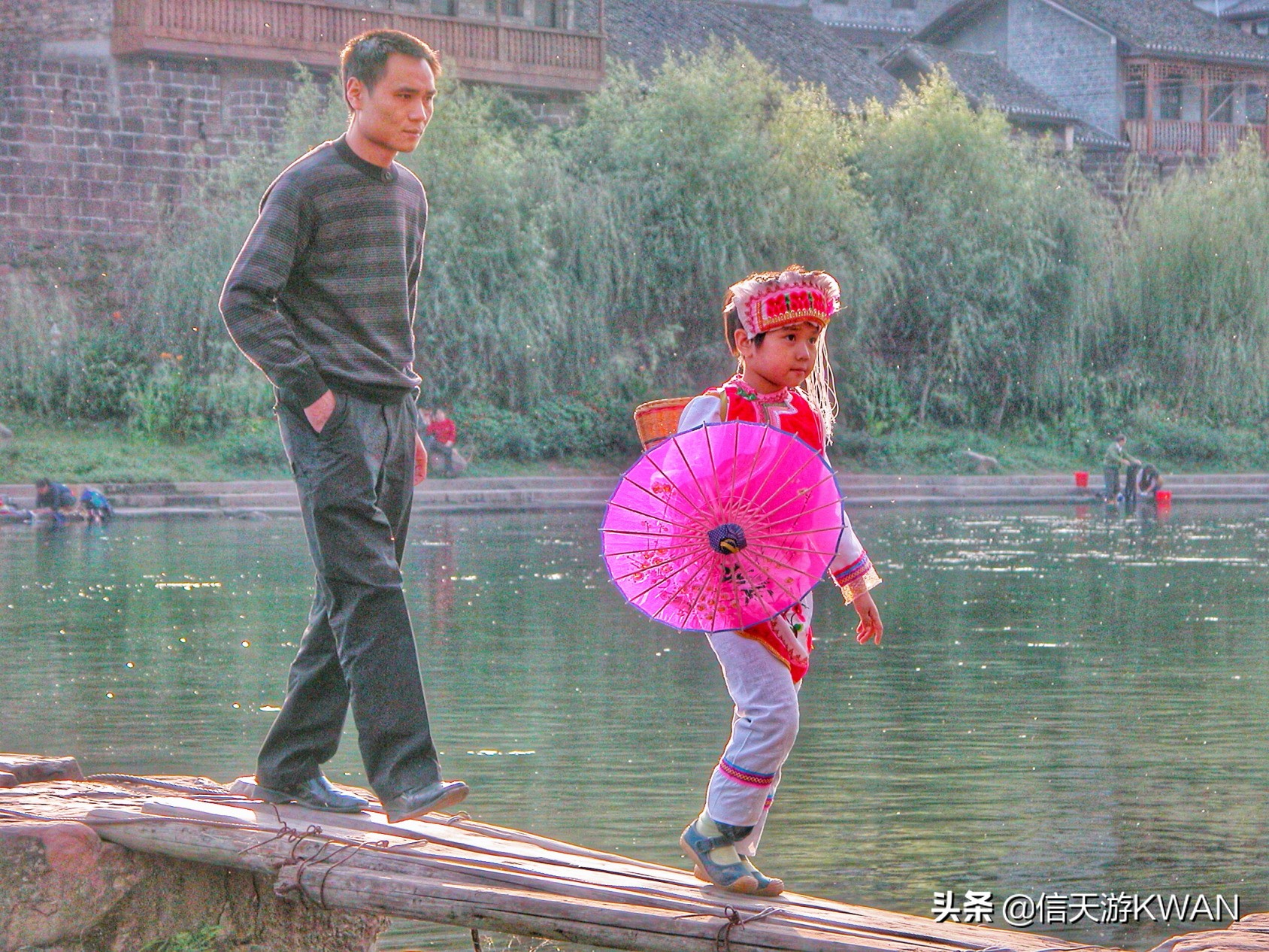 沱江之畔的美丽边城,凤凰县沱江镇凤凰古城