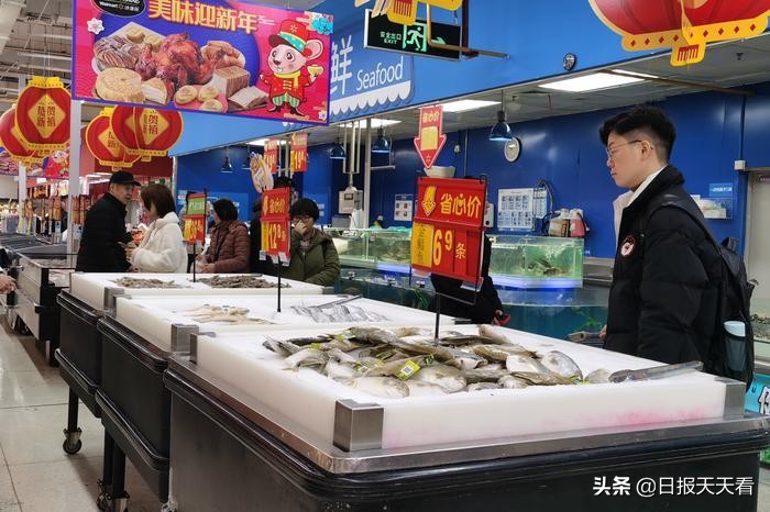 春节消费市场火爆健康年货走俏,年货市场消费升温