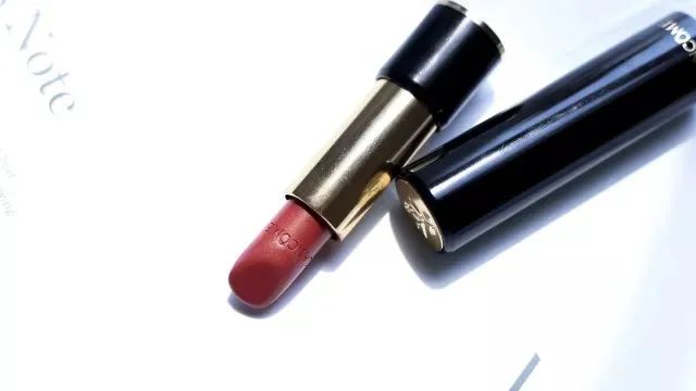 能让我在戴口罩期间都忍不住剁手的口红，就是这几支了！