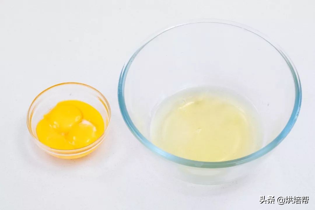 简单蛋糕做法不用牛奶和低筋面粉,1斤面粉加多少鸡蛋和牛奶做蛋糕