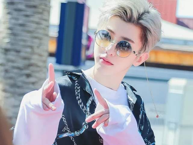 2020湖南卫视春晚蔡徐坤演唱重生,蔡徐坤重生之路9-12集