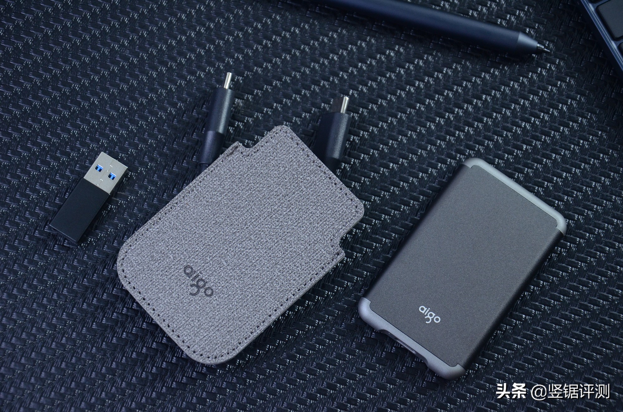 爱国者aigo2tbssd固态硬盘,aigo爱国者s7pro移动固态硬盘