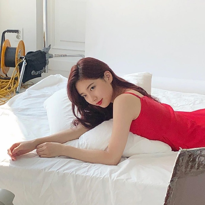 裴秀智短发穿搭,裴秀智从出道到现在变化