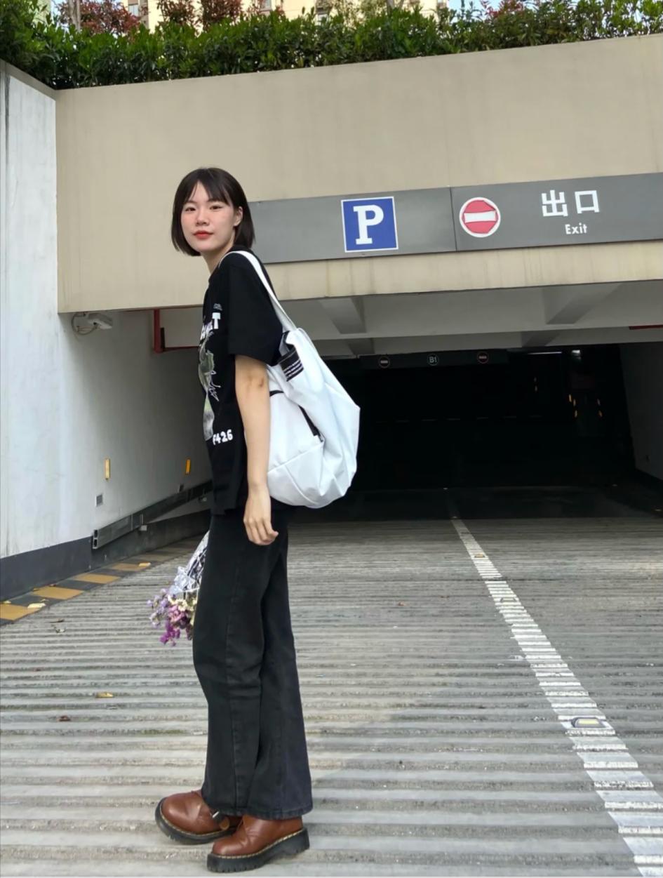 健身包hold不住，环保袋太显土，背SUBTLE运动旅行包能疯狂上分