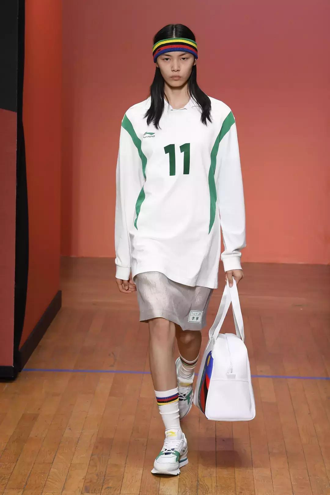 李宁国潮中国风老外,李宁国潮来袭