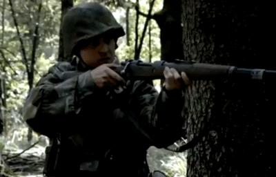 八路军穿上鬼子的防化服骗过鬼子,八路军穿着日本军装骗过鬼子