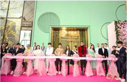 范冰冰首款面膜香港遭疯抢,价格却令网友大感意外