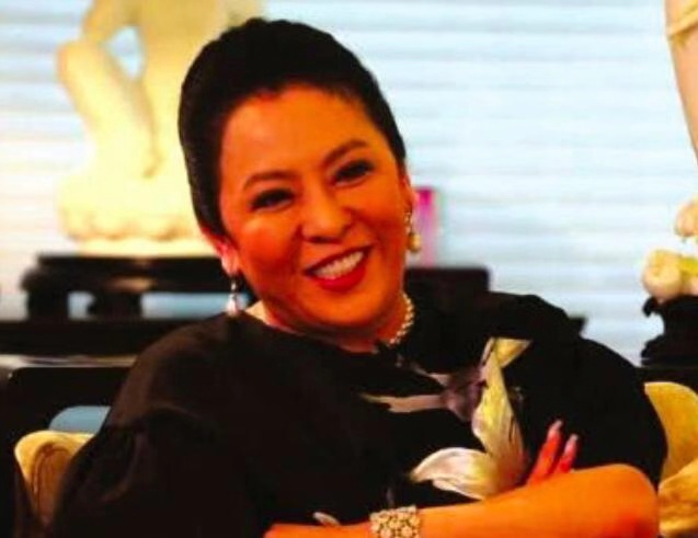 她6岁患绝症，18岁被卖进歌舞厅，这个征服向华强的女人，有多狠