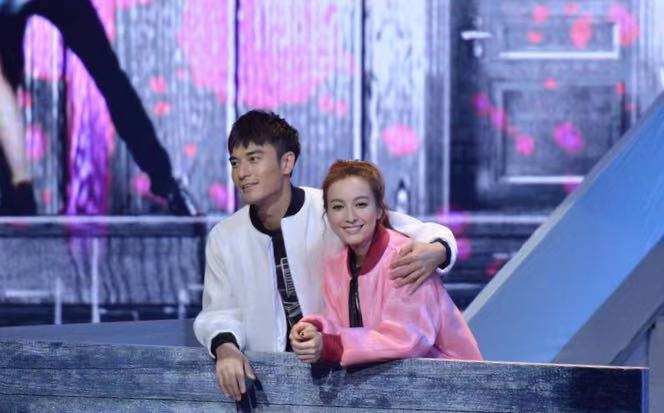 吴昕和郑凯同行,吴昕郑凯恋情疑曝光