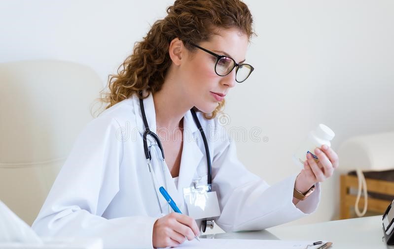 长期吃瑞舒伐他汀钙片应注意什么,服用阿托伐他汀后要注意什么饮食