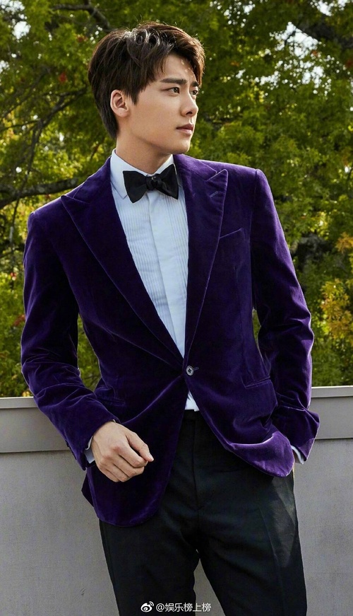 王俊凯蝴蝶结西装,王俊凯西装穿搭风格