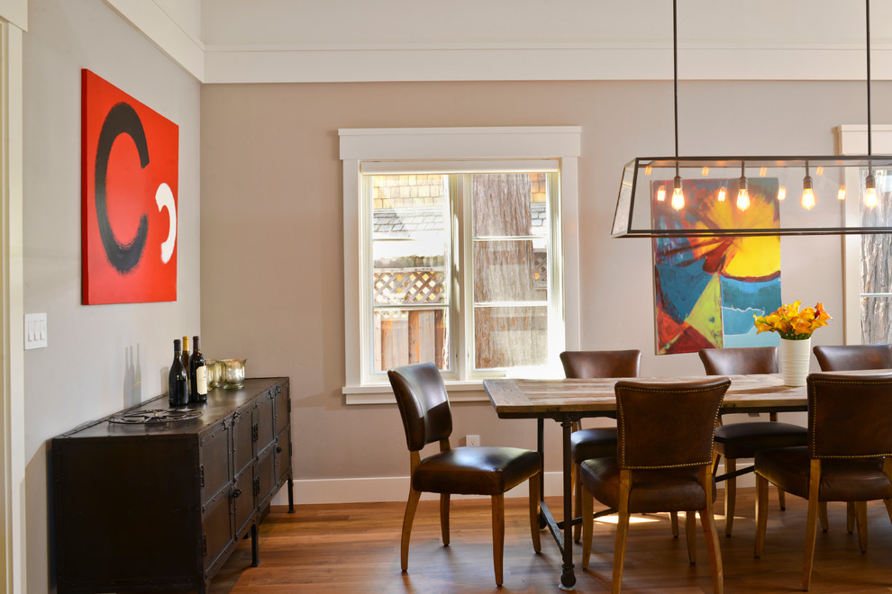 菜凉了才能放桌子上，掉漆，留印，难擦洗，想把实木换玻璃餐桌？