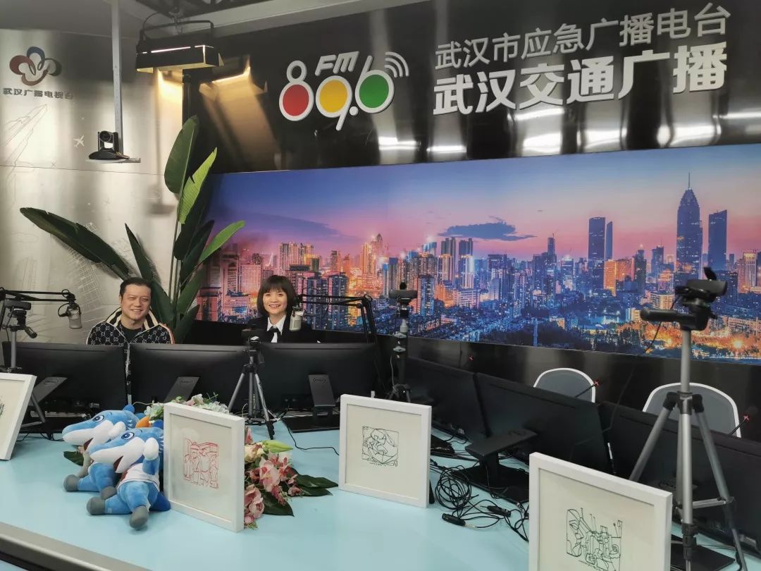 行走的耳朵原唱完整版,行走的耳朵小说