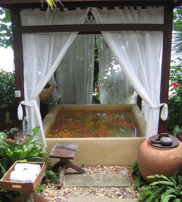 国外小木屋雪地露营帐篷过夜,国外冰天雪地搭木屋生活