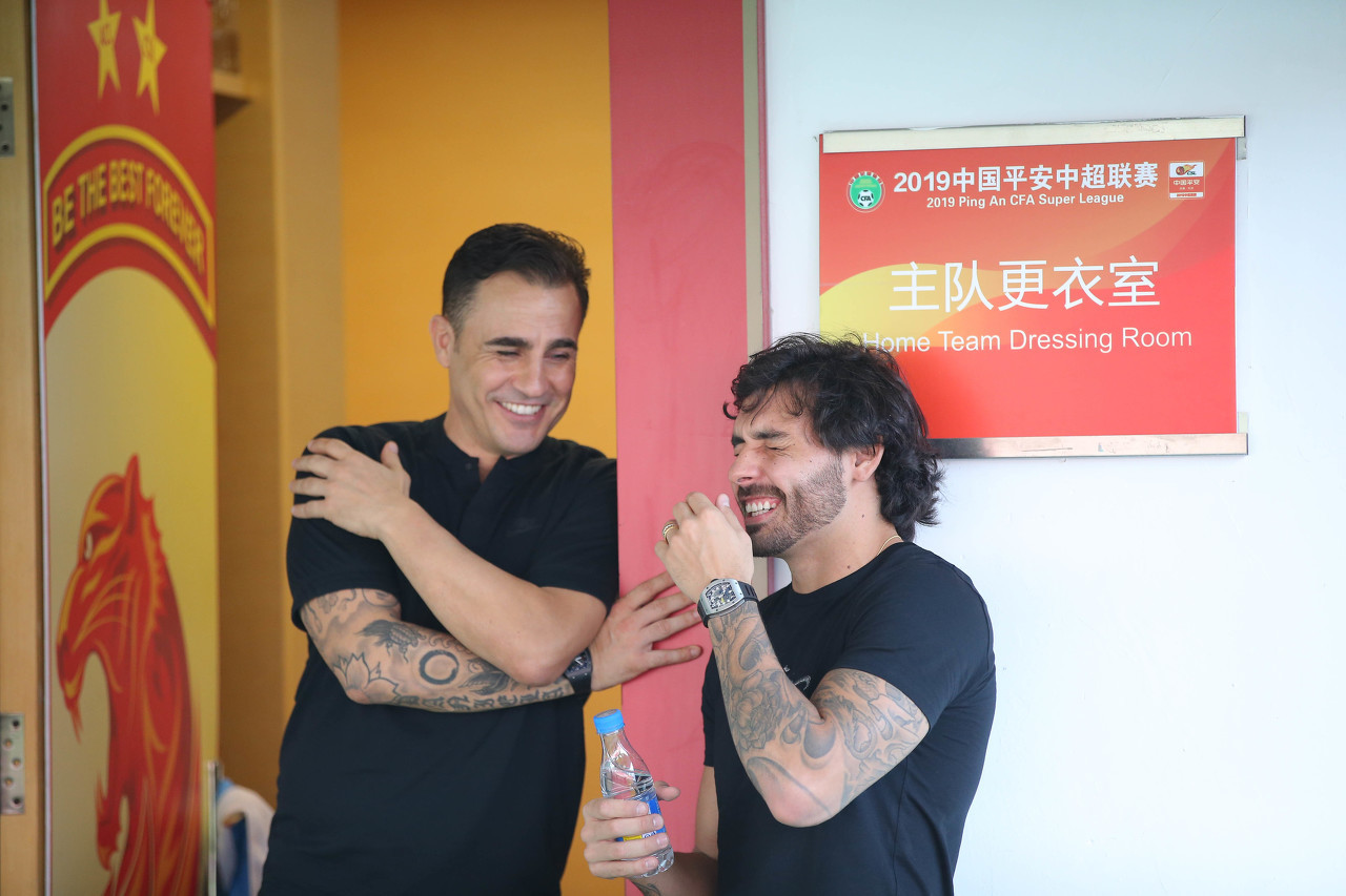 恒大为社会发展做出了巨大的贡献,意外恒大归化球员或无法代表国足