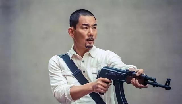 白白增肥到200斤，频繁替兄弟铺路，任贤齐当年难，这些年更难