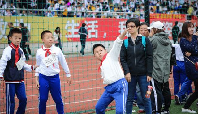 孩子身高干预的最佳阶段和方法,女孩12岁身高基本上定型了