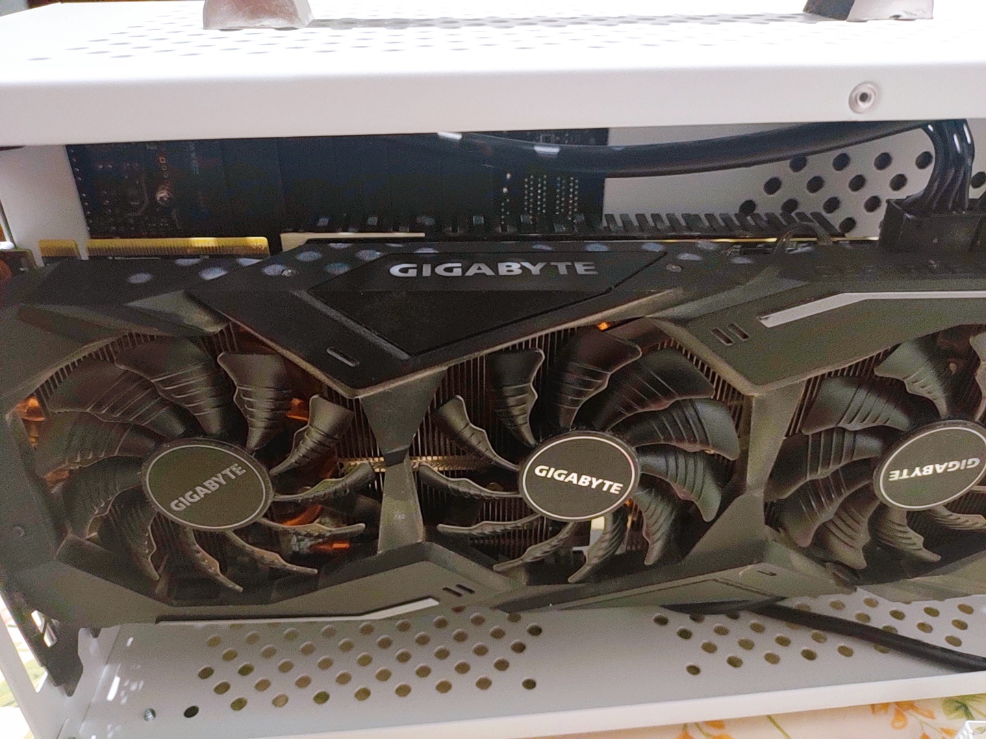 超频三蜂鸟机箱和机械大师c24,超频三蜂鸟2机箱什么材质