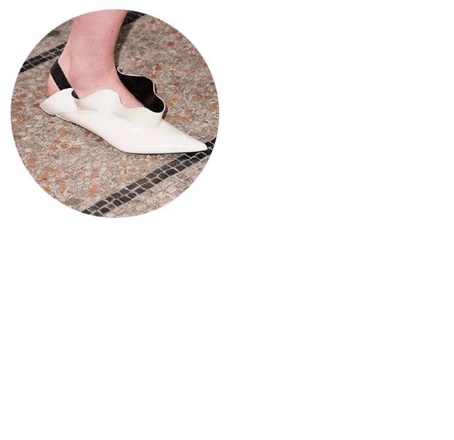 夏天穿什么鞋子不捂脚透气,天气热鞋捂脚