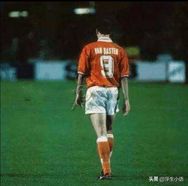 足球史上最全能支点中锋!他可以在中锋、前腰和边锋之间无缝衔接!