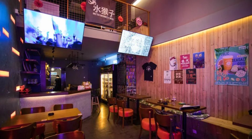 深圳水龙头酒吧，被空姐占领了