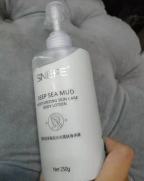 身上爱出油，背上长痘痘，那用香皂还是沐浴露？主要看这3点