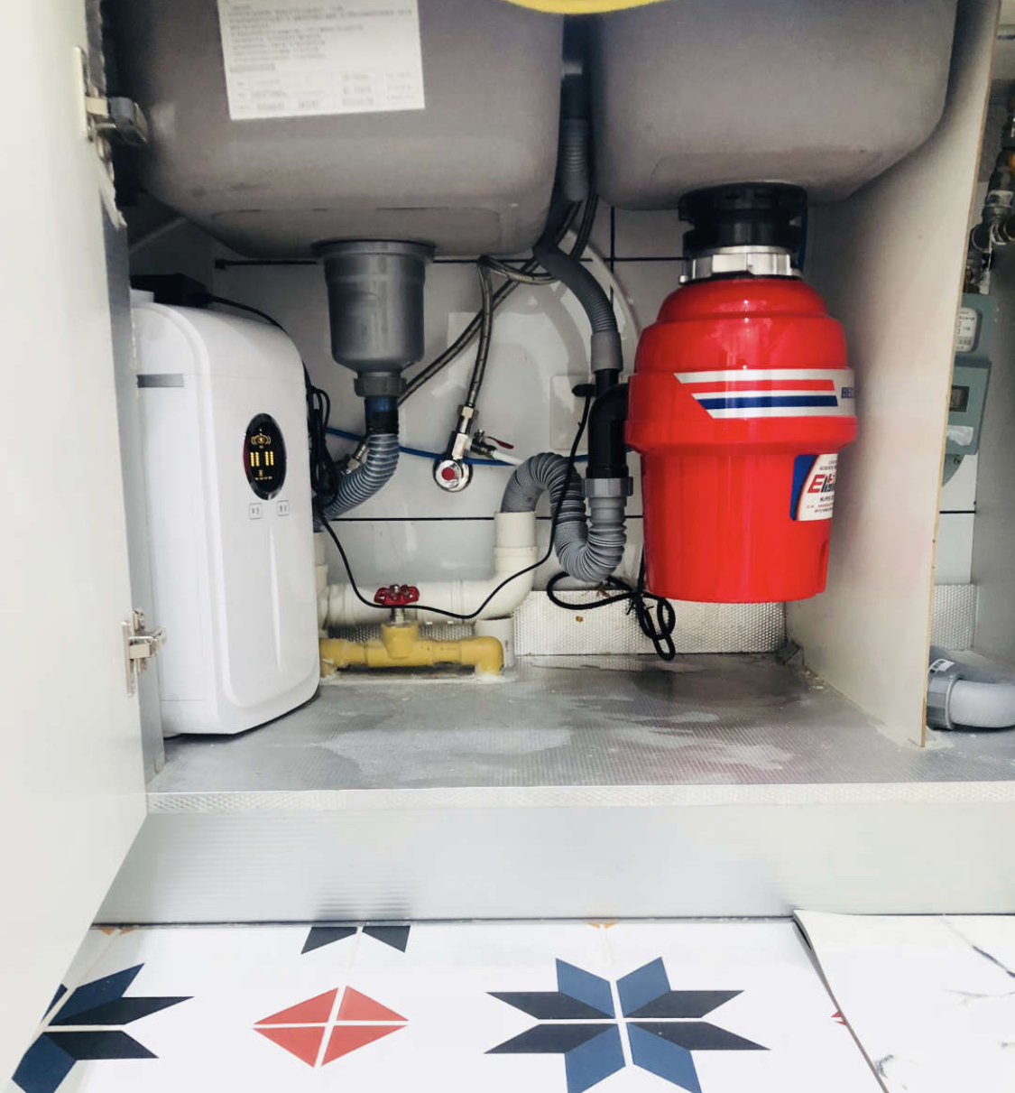 装修水槽这里还能装些什么,水槽底下怎么样才能既美观又实用