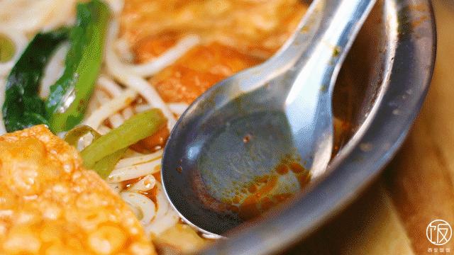 又香又臭的螺蛳粉太美味了,又臭又香螺蛳粉真的很好吃