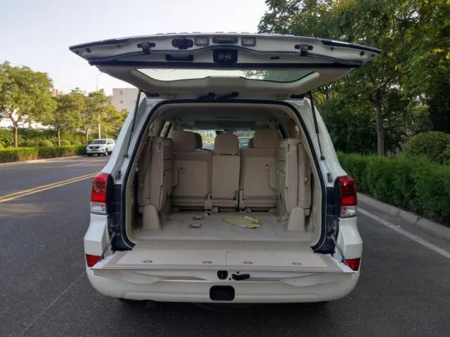 陆巡4600和5700有哪些优缺点,2019款陆巡中东版4600价格表