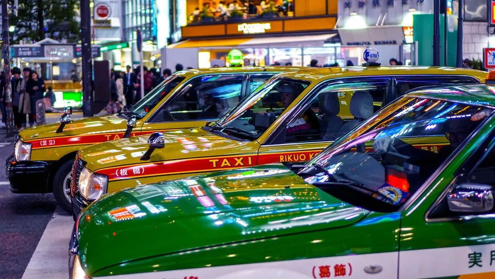 前面航班延误赶不上怎么办,第一班飞机晚点赶不上转机怎么办