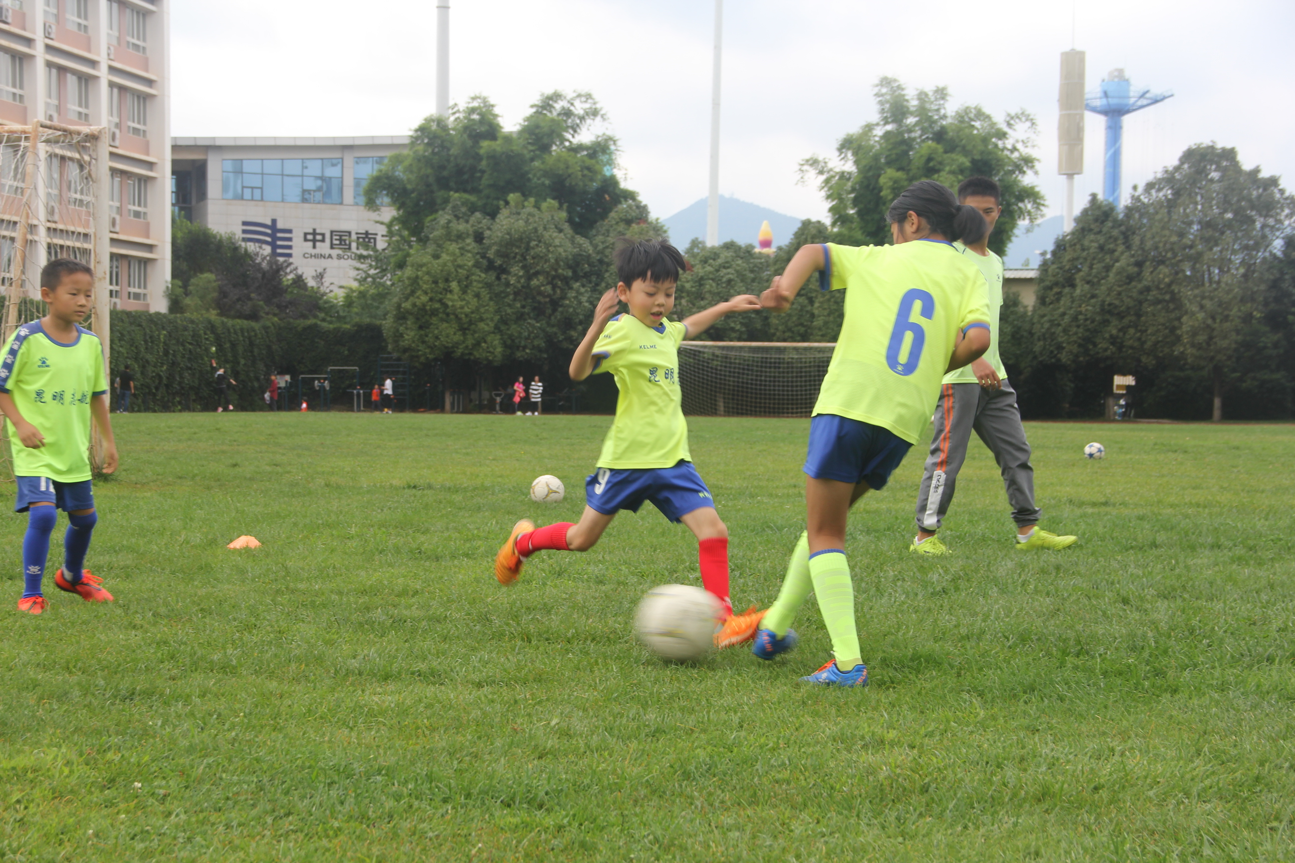 长传球技巧和力量哪个重要,刻意追求步频