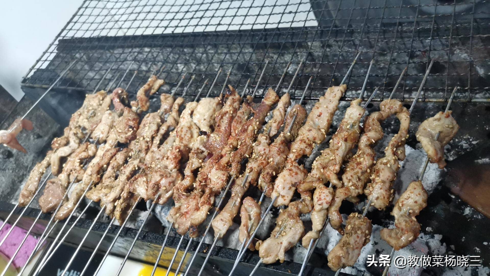 家里碳烤肉串,在家炭炉烤串