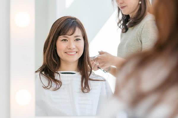 孕期有染发的孕妇吗,孕妇怎样渡过染发后的尴尬期