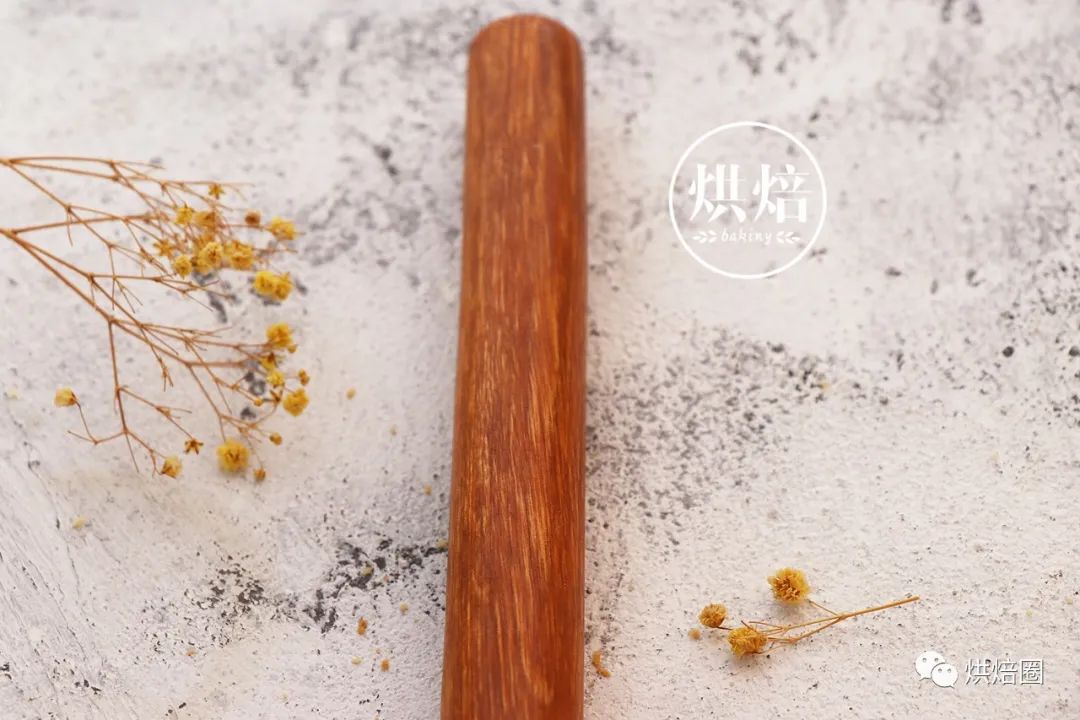 烘焙新手小白要买些什么工具,新手小白在哪里学做烘焙比较合适