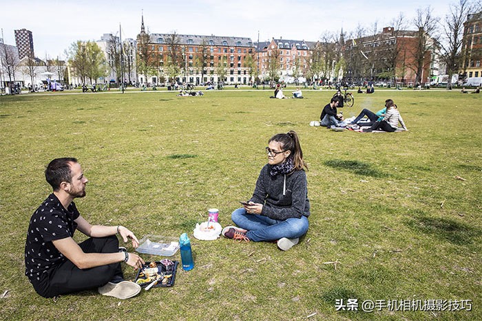 手机上面的长焦镜头是定焦吗,手机外挂长焦镜头真的有效果吗