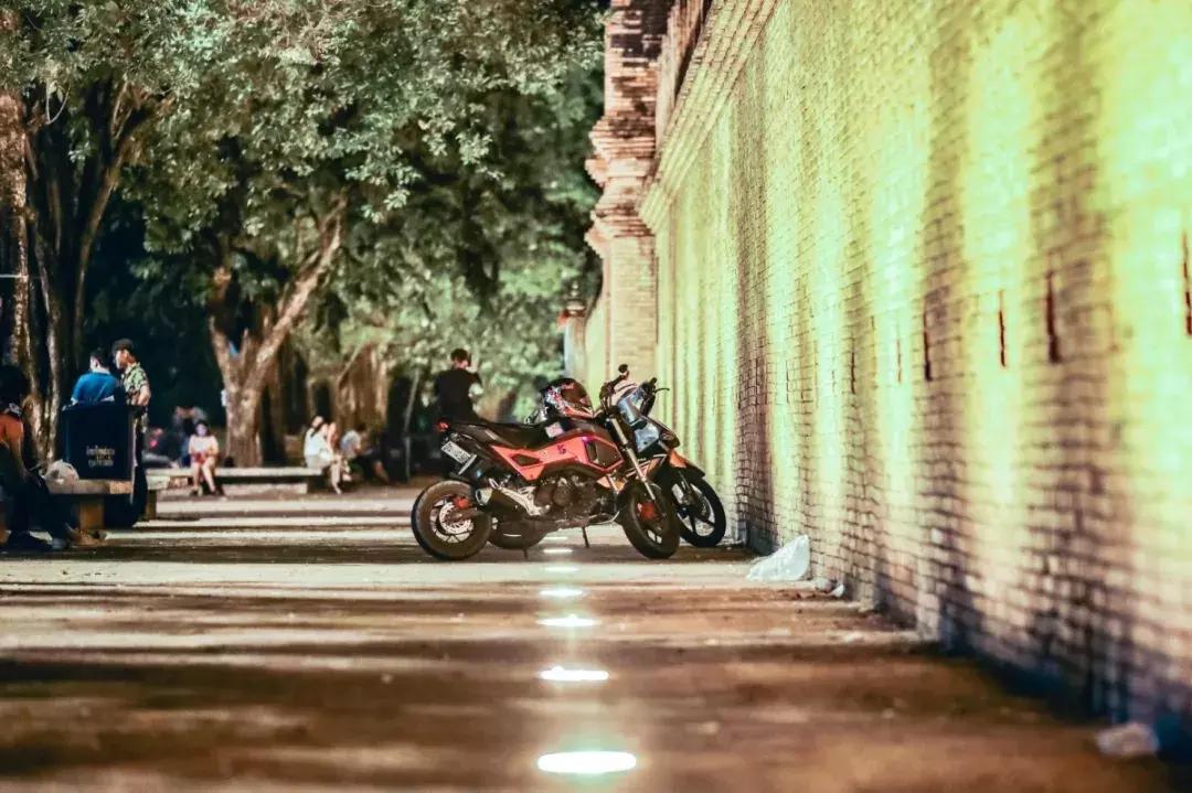 在清迈逛夜市感受泰国人慢生活,去清迈享受放下脚步的慢生活
