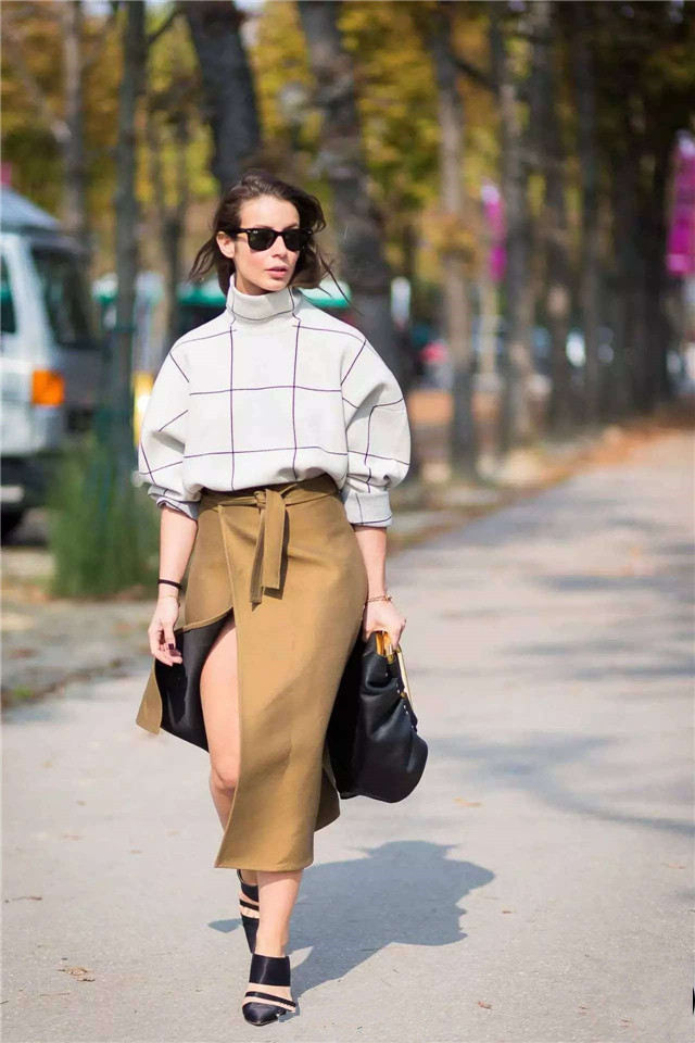 肩宽穿衣服壮怎么办,肩宽上身胖穿衣禁忌